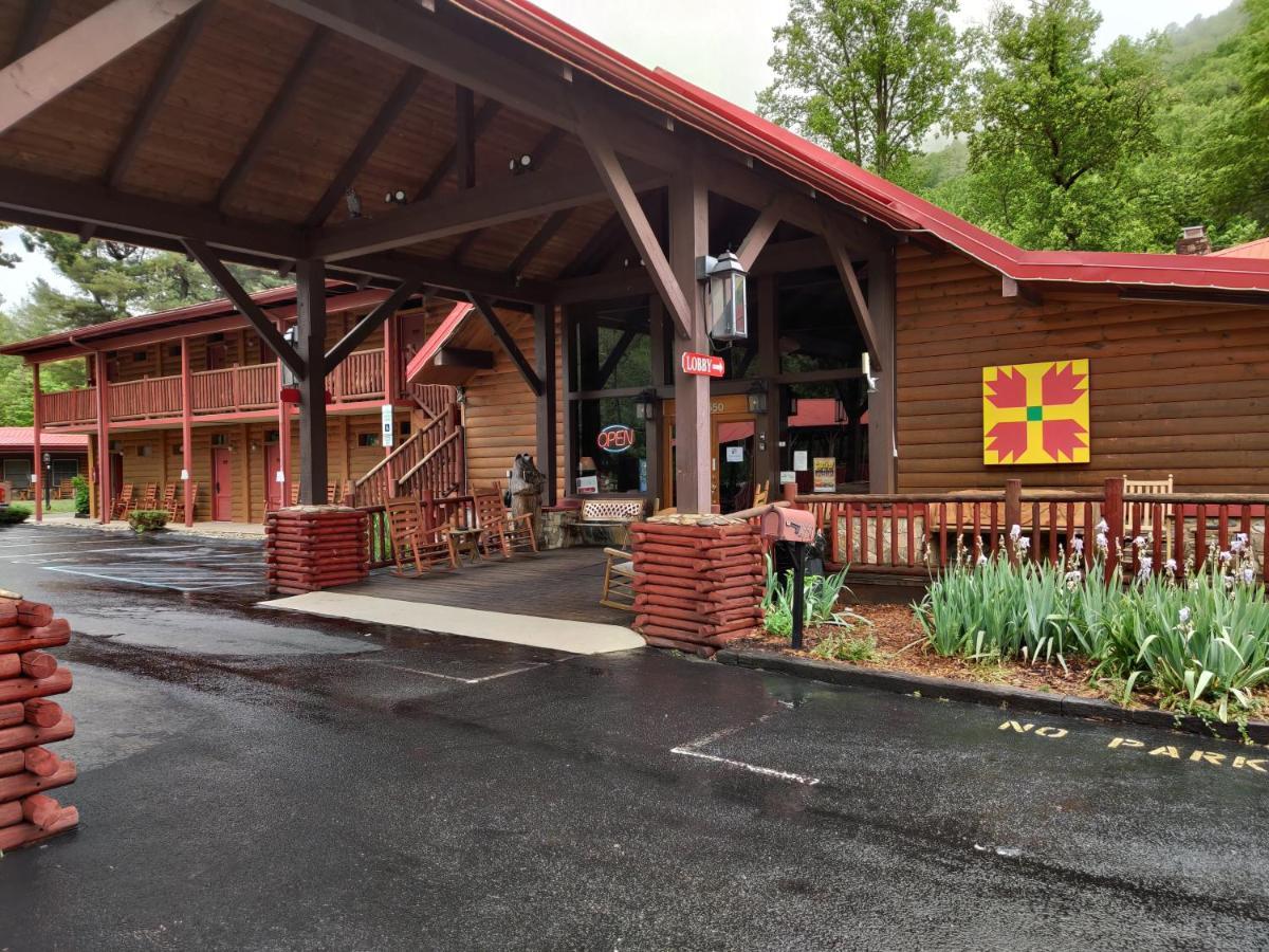 Smoky Falls Lodge Maggie Valley Exterior photo