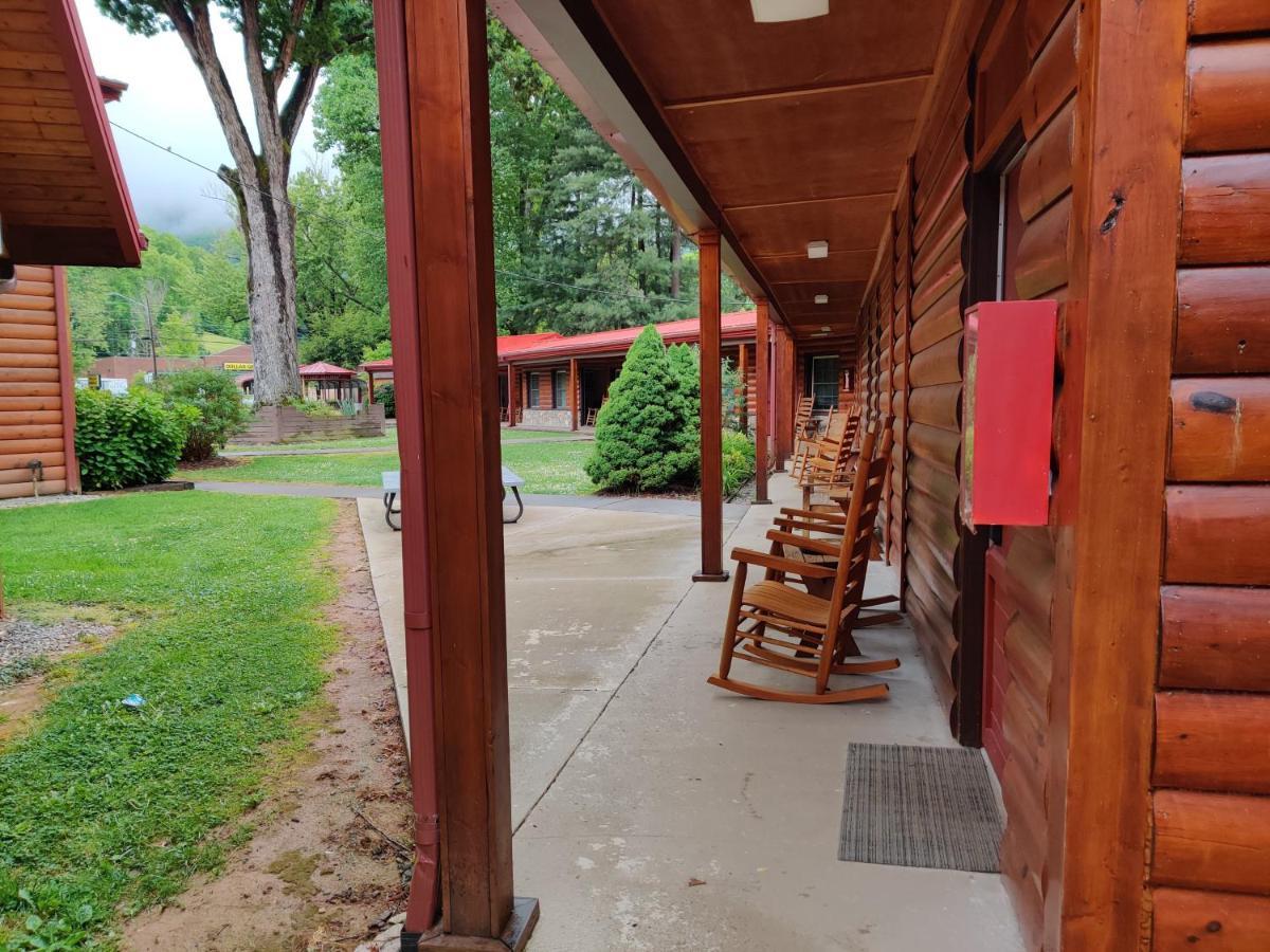 Smoky Falls Lodge Maggie Valley Exterior photo
